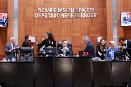 Assembleia instala comissão especial para acompanhar conflito urbano no Contorno Leste